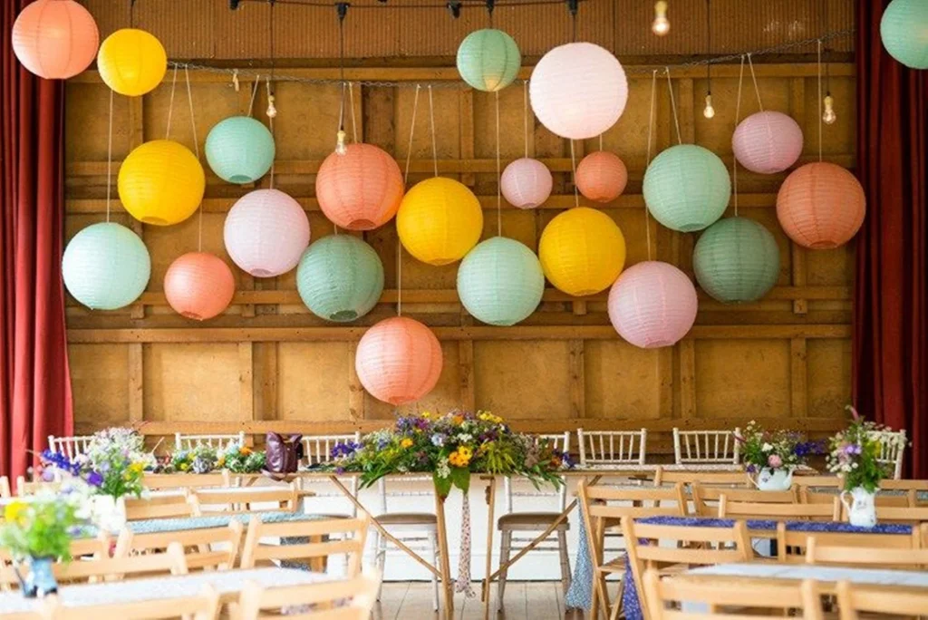 Hanging Lanterns in Pastel Shades